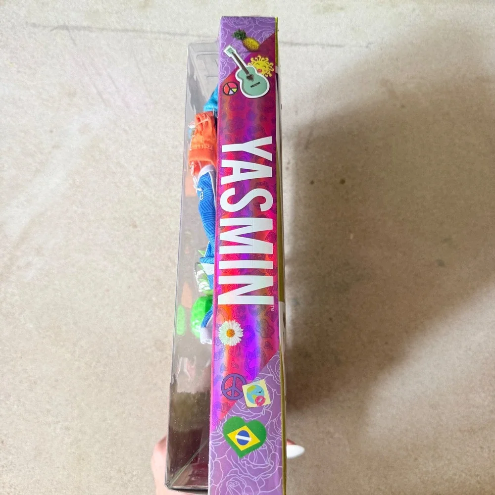 Bratz Study Abroad Yasmin Brazil Doll New in Box MGA Luggage Clothes Accessories